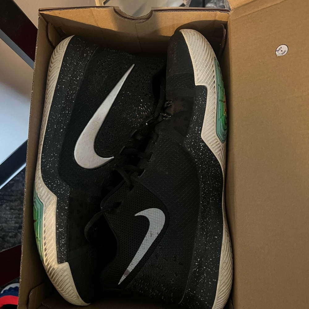 Nike Black and White Speckled Sneakers